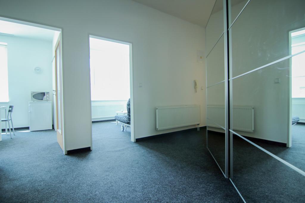 Apartman Amanda 波杰布拉迪 外观 照片